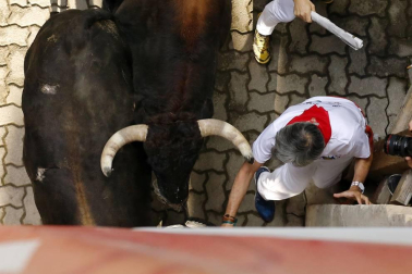Imágenes del segundo encierro de los sanfermines 2019 protagonizado por toros de Cebada Gago.