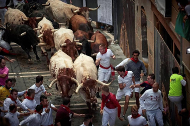 Imágenes del segundo encierro de los sanfermines 2019 protagonizado por toros de Cebada Gago.