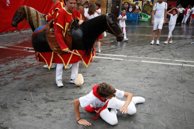 Fotos del recorrido de los gigantes y cabezudos de Pamplona del día 8 de julio de San Fermín 2018