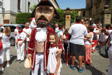Fotos del recorrido de los gigantes y cabezudos de Pamplona del día 8 de julio de San Fermín 2019