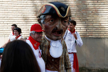 Fotos del recorrido de los gigantes y cabezudos de Pamplona del día 8 de julio de San Fermín 2019