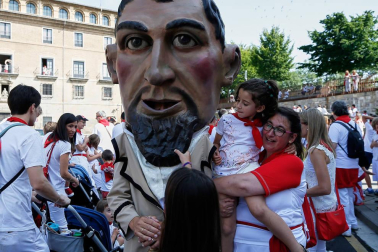Fotos del recorrido de los gigantes y cabezudos de Pamplona del día 8 de julio de San Fermín 2019