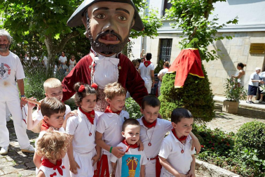 Fotos del recorrido de los gigantes y cabezudos de Pamplona del día 8 de julio de San Fermín 2019