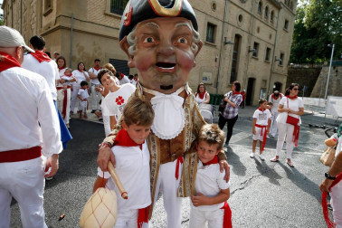 Fotos del recorrido de los gigantes y cabezudos de Pamplona del día 8 de julio de San Fermín 2019
