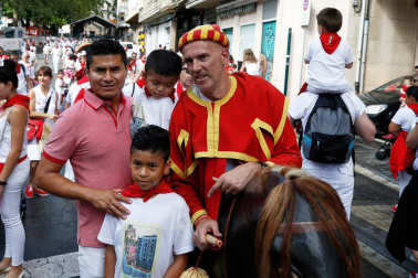 Fotos del recorrido de los gigantes y cabezudos de Pamplona del día 8 de julio de San Fermín 2019