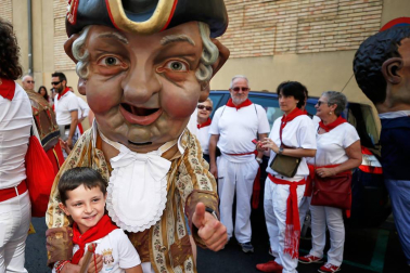 Fotos del recorrido de los gigantes y cabezudos de Pamplona del día 8 de julio de San Fermín 2019