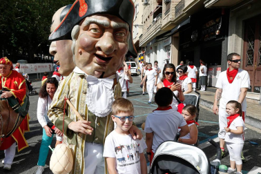 Fotos del recorrido de los gigantes y cabezudos de Pamplona del día 8 de julio de San Fermín 2019