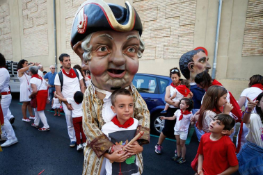 Fotos del recorrido de los gigantes y cabezudos de Pamplona del día 8 de julio de San Fermín 2019