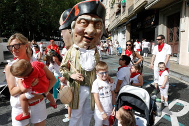 Fotos del recorrido de los gigantes y cabezudos de Pamplona del día 8 de julio de San Fermín 2019