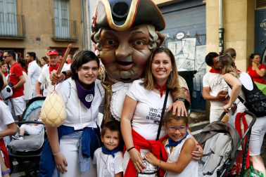 Fotos del recorrido de los gigantes y cabezudos de Pamplona del día 8 de julio de San Fermín 2019