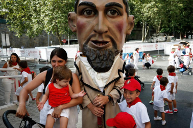 Fotos del recorrido de los gigantes y cabezudos de Pamplona del día 8 de julio de San Fermín 2019