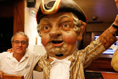Fotos del recorrido de los gigantes y cabezudos de Pamplona del día 8 de julio de San Fermín 2019