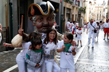 Fotos del recorrido de los gigantes y cabezudos de Pamplona del día 8 de julio de San Fermín 2019