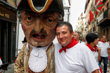 Fotos del recorrido de los gigantes y cabezudos de Pamplona del día 8 de julio de San Fermín 2019