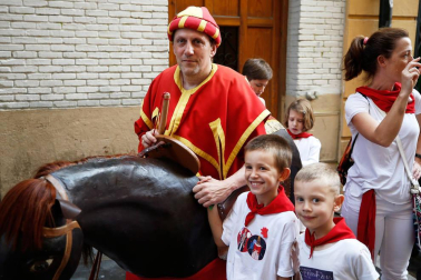 Fotos del recorrido de los gigantes y cabezudos de Pamplona del día 8 de julio de San Fermín 2019
