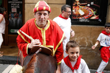 Fotos del recorrido de los gigantes y cabezudos de Pamplona del día 8 de julio de San Fermín 2019
