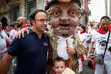 Fotos del recorrido de los gigantes y cabezudos de Pamplona del día 8 de julio de San Fermín 2019