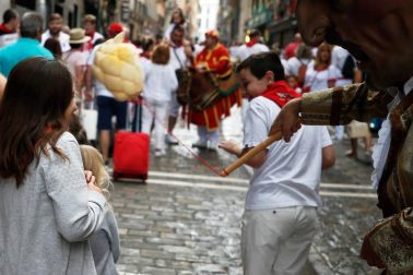 Fotos del recorrido de los gigantes y cabezudos de Pamplona del día 8 de julio de San Fermín 2019
