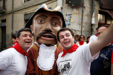 Fotos del recorrido de los gigantes y cabezudos de Pamplona del día 8 de julio de San Fermín 2019