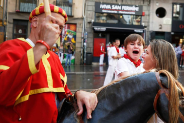 Fotos del recorrido de los gigantes y cabezudos de Pamplona del día 8 de julio de San Fermín 2018