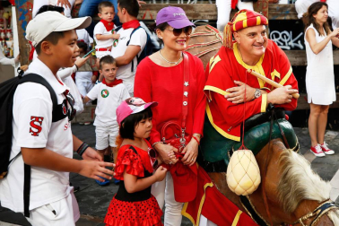 Fotos del recorrido de los gigantes y cabezudos de Pamplona del día 8 de julio de San Fermín 2018