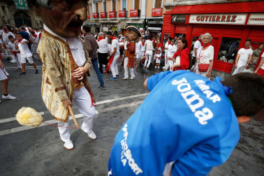 Fotos del recorrido de los gigantes y cabezudos de Pamplona del día 8 de julio de San Fermín 2018