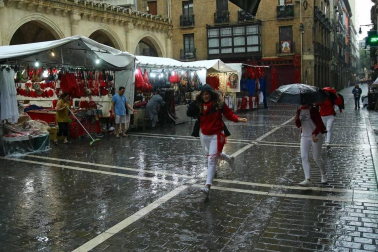Fotos de Pamplona pasada por agua en el tercer día de Sanfermines