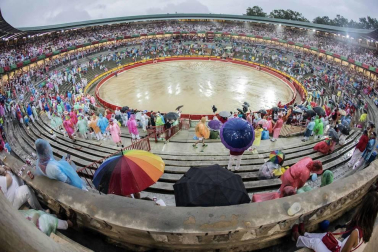 Fotos de Pamplona pasada por agua en el tercer día de Sanfermines