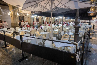 Fotos de Pamplona pasada por agua en el tercer día de Sanfermines
