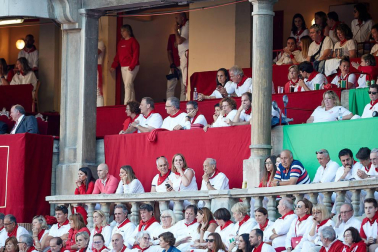 Público asistente a la Plaza de Toros de Pamplona durante la tercera corrida de la Feria del Toro 2019 con la ganadería de José Escolar para los diestros Fernando Robleño, Javier Castaño y Pepe Moral.
