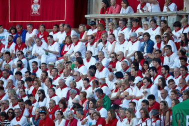 Público asistente a la Plaza de Toros de Pamplona durante la tercera corrida de la Feria del Toro 2019 con la ganadería de José Escolar para los diestros Fernando Robleño, Javier Castaño y Pepe Moral.