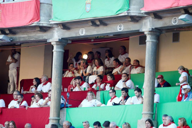 Público asistente a la Plaza de Toros de Pamplona durante la tercera corrida de la Feria del Toro 2019 con la ganadería de José Escolar para los diestros Fernando Robleño, Javier Castaño y Pepe Moral.