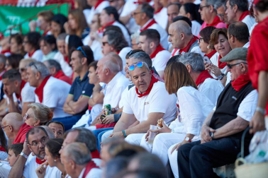 Público asistente a la Plaza de Toros de Pamplona durante la tercera corrida de la Feria del Toro 2019 con la ganadería de José Escolar para los diestros Fernando Robleño, Javier Castaño y Pepe Moral.