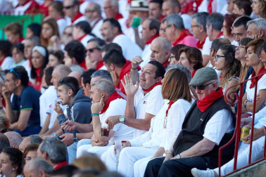 Público asistente a la Plaza de Toros de Pamplona durante la tercera corrida de la Feria del Toro 2019 con la ganadería de José Escolar para los diestros Fernando Robleño, Javier Castaño y Pepe Moral.