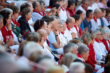 Público asistente a la Plaza de Toros de Pamplona durante la tercera corrida de la Feria del Toro 2019 con la ganadería de José Escolar para los diestros Fernando Robleño, Javier Castaño y Pepe Moral.