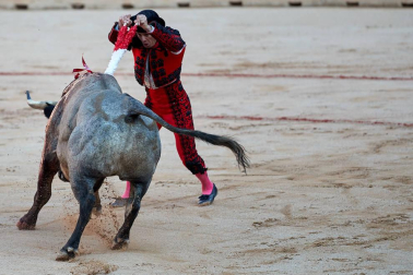 Fotos de la corrida con toros de la ganadería de José Escolar para los diestros Fernando Robleño, Javier Castaño y Pepe Moral