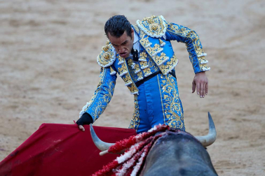Fotos de la corrida con toros de la ganadería de José Escolar para los diestros Fernando Robleño, Javier Castaño y Pepe Moral