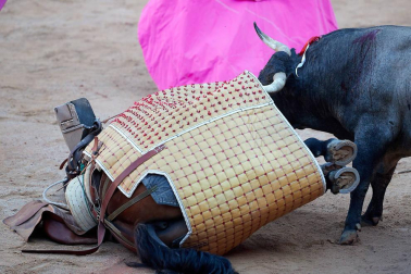 Fotos de la corrida con toros de la ganadería de José Escolar para los diestros Fernando Robleño, Javier Castaño y Pepe Moral