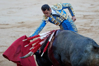 Fotos de la corrida con toros de la ganadería de José Escolar para los diestros Fernando Robleño, Javier Castaño y Pepe Moral