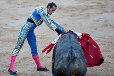 Fotos de la corrida con toros de la ganadería de José Escolar para los diestros Fernando Robleño, Javier Castaño y Pepe Moral
