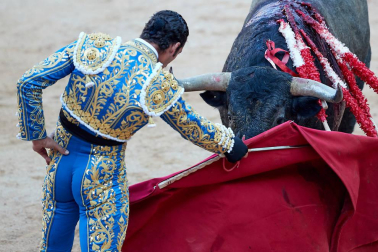 Fotos de la corrida con toros de la ganadería de José Escolar para los diestros Fernando Robleño, Javier Castaño y Pepe Moral