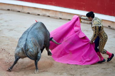 Fotos de la corrida con toros de la ganadería de José Escolar para los diestros Fernando Robleño, Javier Castaño y Pepe Moral