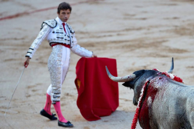 Fotos de la corrida con toros de la ganadería de José Escolar para los diestros Fernando Robleño, Javier Castaño y Pepe Moral