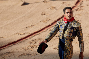 Fotos de la corrida con toros de la ganadería de José Escolar para los diestros Fernando Robleño, Javier Castaño y Pepe Moral