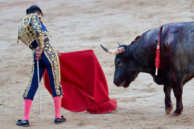 Fotos de la corrida con toros de la ganadería de José Escolar para los diestros Fernando Robleño, Javier Castaño y Pepe Moral