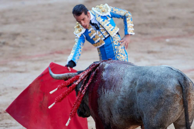 Fotos de la corrida con toros de la ganadería de José Escolar para los diestros Fernando Robleño, Javier Castaño y Pepe Moral
