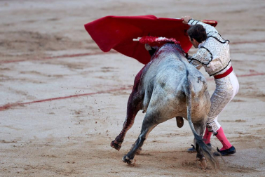Fotos de la corrida con toros de la ganadería de José Escolar para los diestros Fernando Robleño, Javier Castaño y Pepe Moral