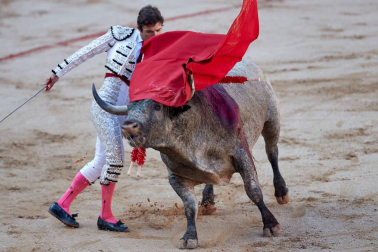 Fotos de la corrida con toros de la ganadería de José Escolar para los diestros Fernando Robleño, Javier Castaño y Pepe Moral