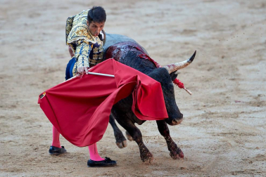 Fotos de la corrida con toros de la ganadería de José Escolar para los diestros Fernando Robleño, Javier Castaño y Pepe Moral