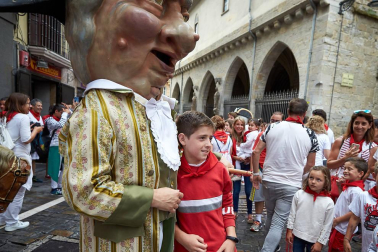 Fotos del recorrido de los gigantes y cabezudos de Pamplona del día 9 de julio de San Fermín 2019